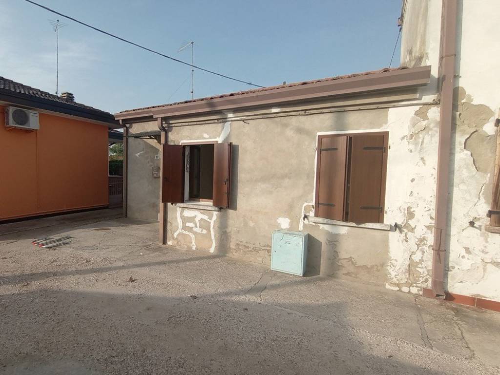 casa indipendente in vendita a Cavarzere in zona Boscochiaro