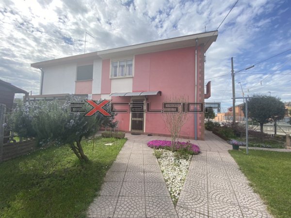 casa indipendente in vendita a Cavarzere
