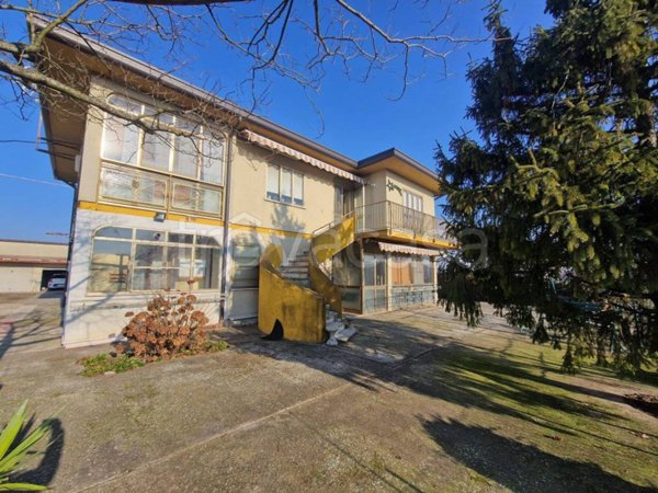 casa indipendente in vendita a Cavarzere