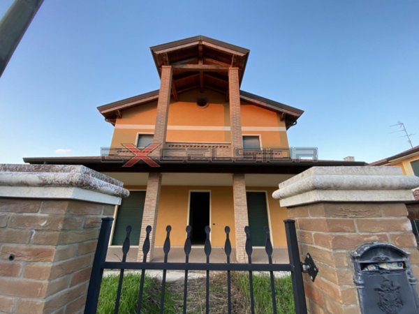 casa indipendente in vendita a Cavarzere