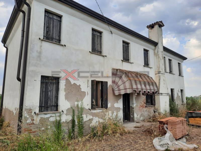 casa indipendente in vendita a Cavarzere in zona Rottanova