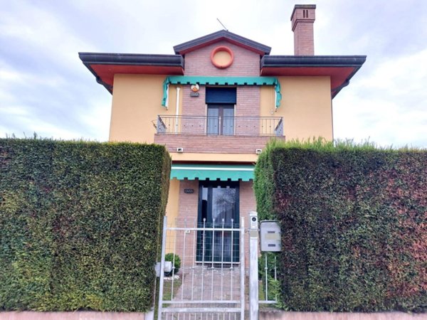 casa indipendente in vendita a Cavarzere