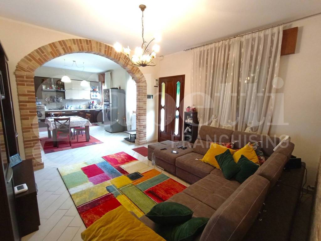 casa indipendente in vendita a Cavarzere