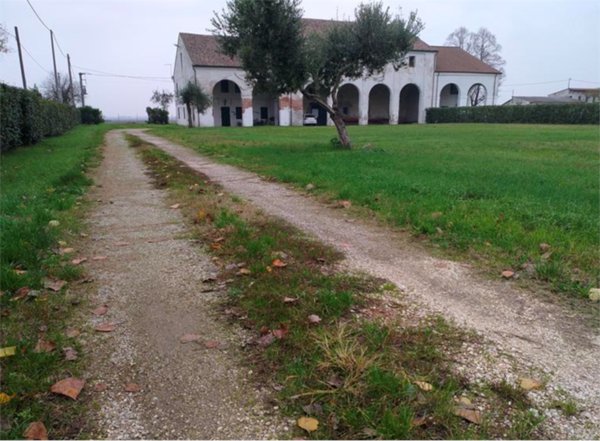 casa indipendente in vendita a Cavarzere