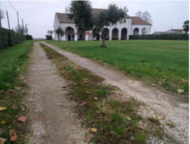 locale di sgombero in vendita a Cavarzere