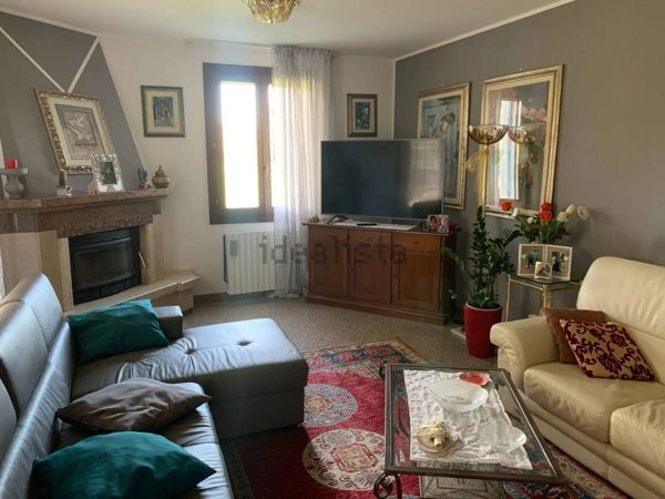 casa indipendente in vendita a Cavarzere in zona Grignella