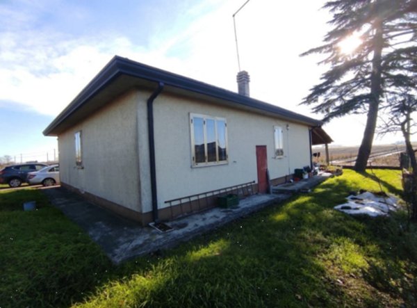 casa indipendente in vendita a Cavarzere