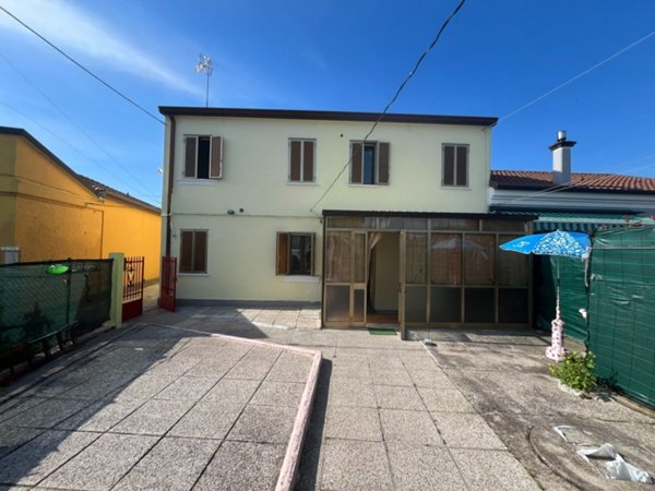 casa indipendente in vendita a Cavarzere