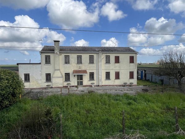 casa indipendente in vendita a Cavarzere in zona Grignella