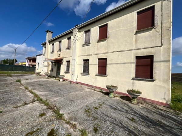 casa indipendente in vendita a Cavarzere in zona Grignella