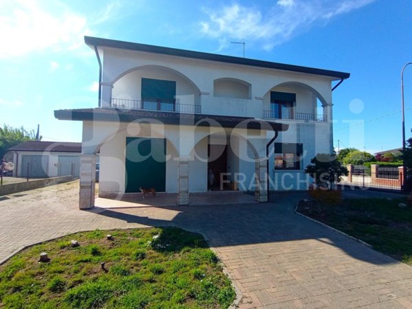 casa indipendente in vendita a Cavarzere in zona Boscochiaro