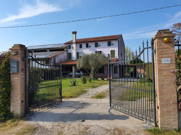 casa indipendente in vendita a Cavarzere