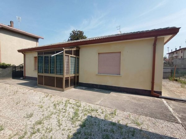 casa indipendente in vendita a Cavarzere