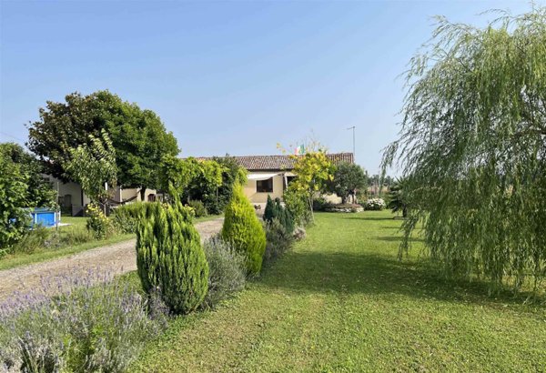 casa indipendente in vendita a Cavarzere