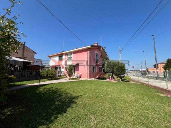 casa indipendente in vendita a Cavarzere
