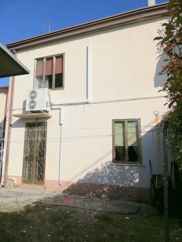 casa indipendente in vendita a Cavarzere