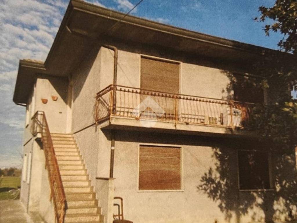 casa indipendente in vendita a Cavarzere in zona Rottanova