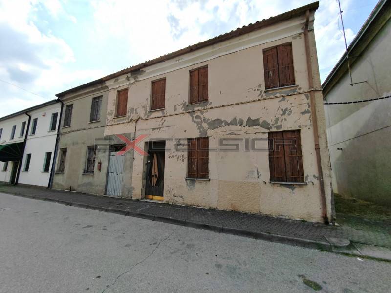 casa indipendente in vendita a Cavarzere in zona Rottanova