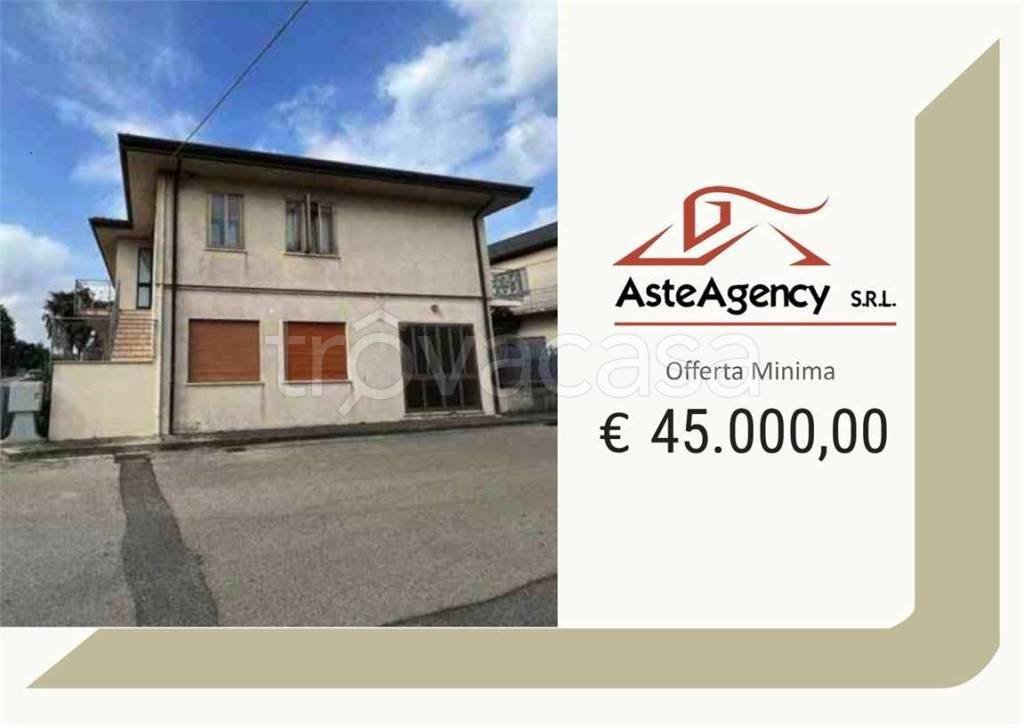 negozio in vendita a Cavarzere