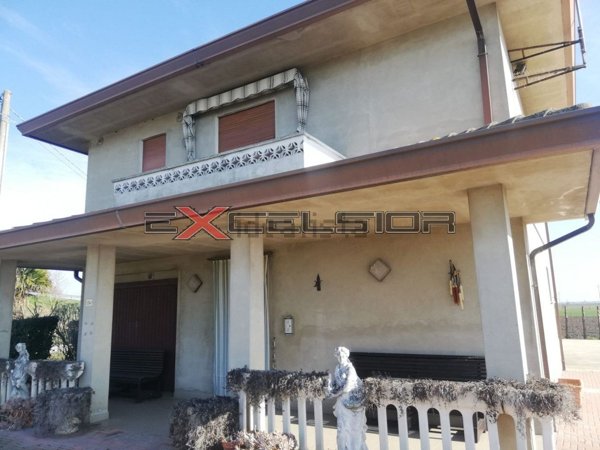 casa indipendente in vendita a Cavarzere
