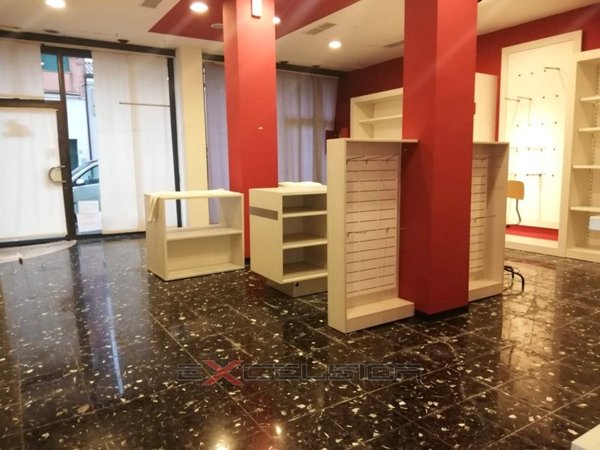 negozio in vendita a Cavarzere