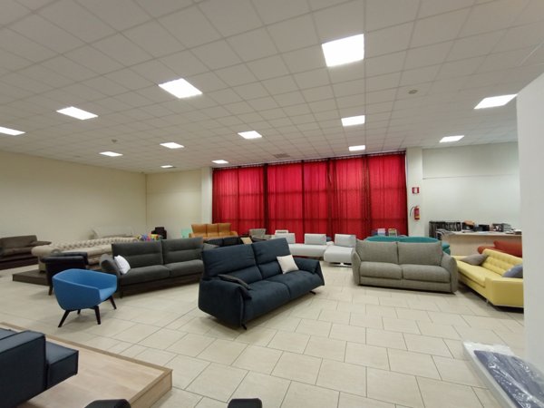 negozio in vendita a Cavarzere