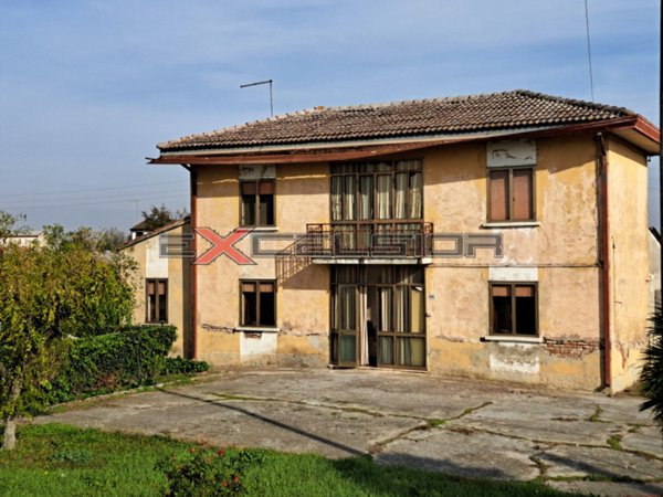 casa indipendente in vendita a Cavarzere in zona Grignella