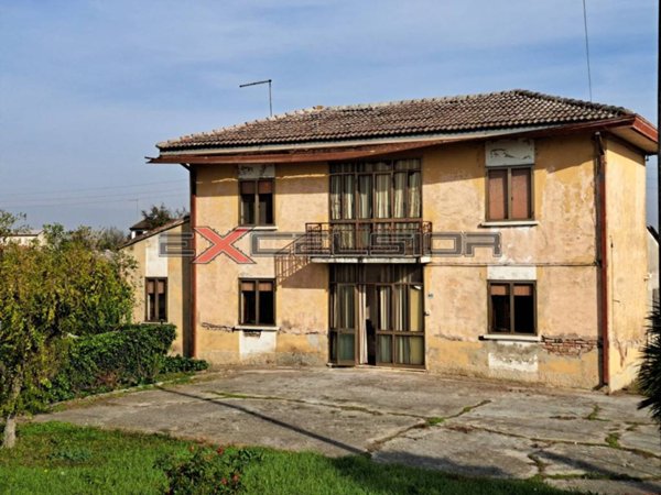 casa indipendente in vendita a Cavarzere in zona Grignella