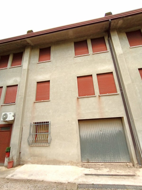 casa indipendente in vendita a Cavarzere in zona Boscochiaro