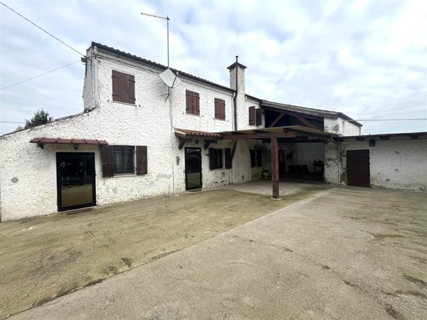 casa indipendente in vendita a Cavarzere