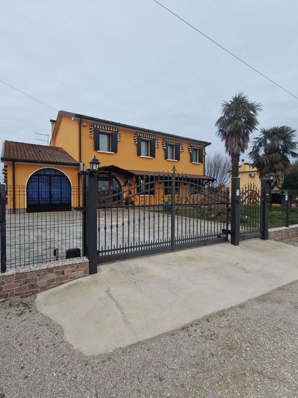 casa indipendente in vendita a Cavarzere