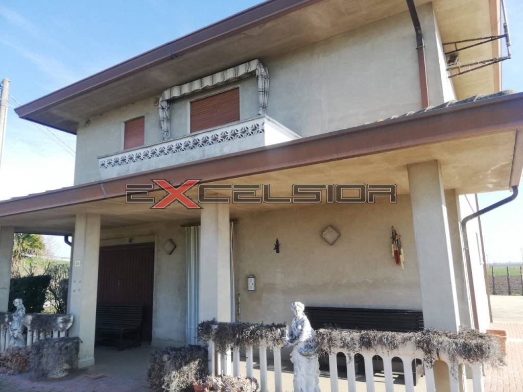 casa indipendente in vendita a Cavarzere