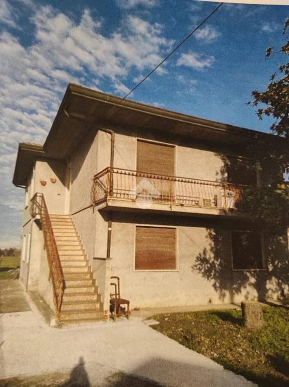 casa indipendente in vendita a Cavarzere in zona Rottanova