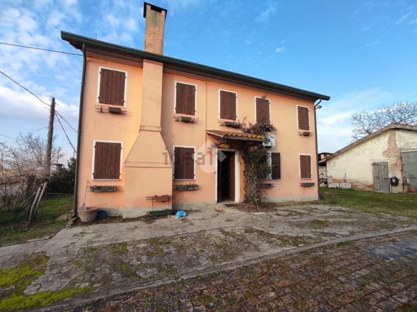 casa indipendente in vendita a Cavarzere in zona Rottanova