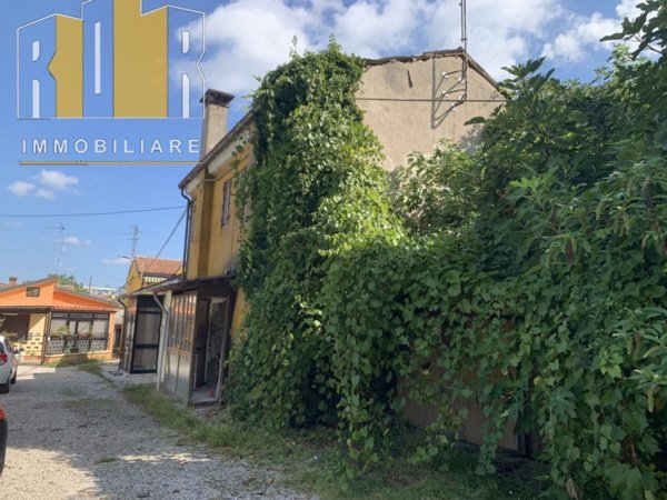 casa indipendente in vendita a Cavarzere