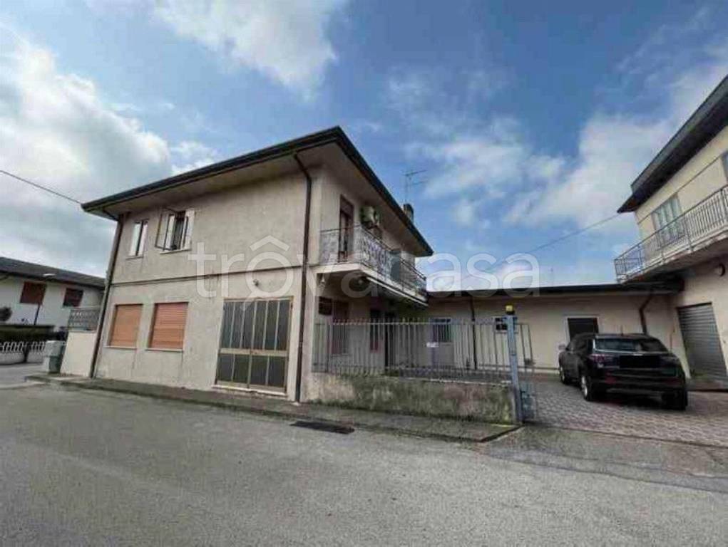 negozio in vendita a Cavarzere