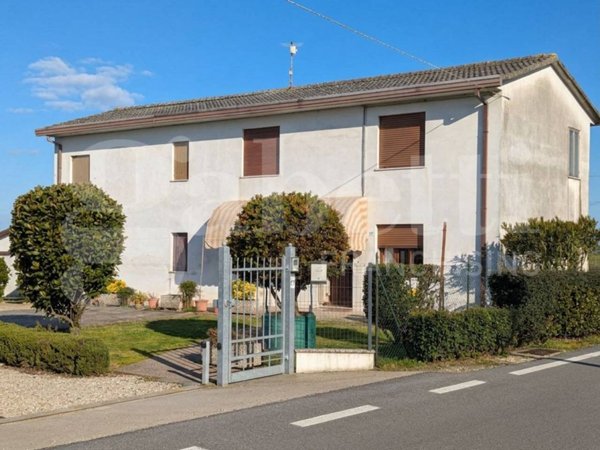 casa indipendente in vendita a Cavarzere