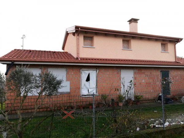 casa indipendente in vendita a Cavarzere