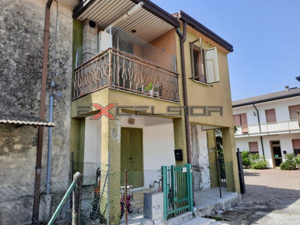 casa semindipendente in vendita a Cavarzere in zona Rottanova