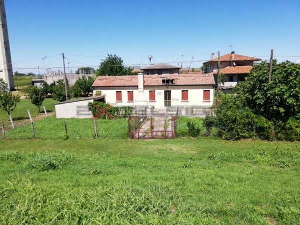 casa indipendente in vendita a Cavarzere in zona Boscochiaro