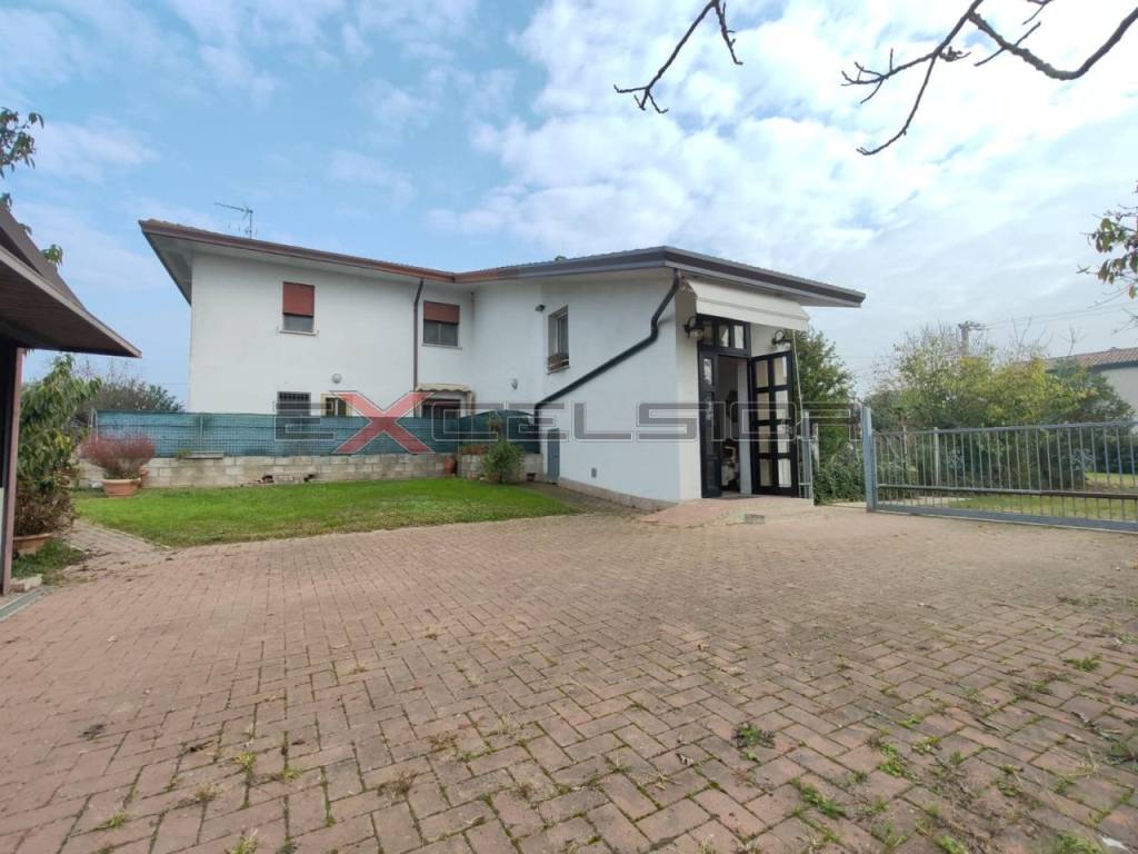 casa indipendente in vendita a Cavarzere