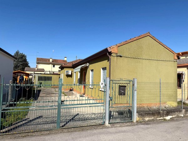 casa indipendente in vendita a Cavarzere