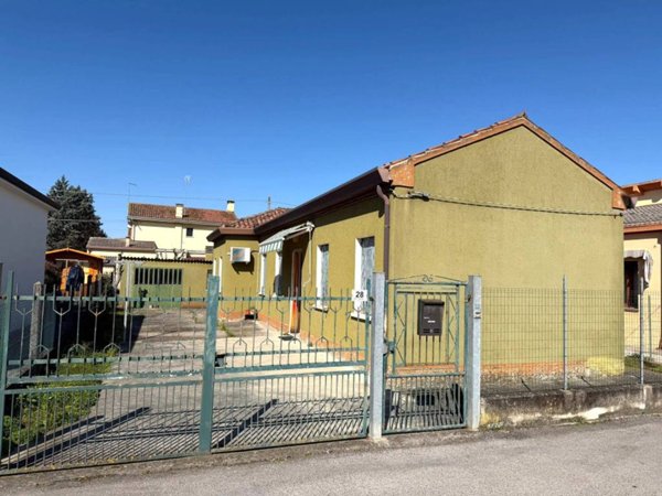 casa indipendente in vendita a Cavarzere