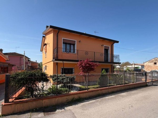 casa indipendente in vendita a Cavarzere in zona Boscochiaro