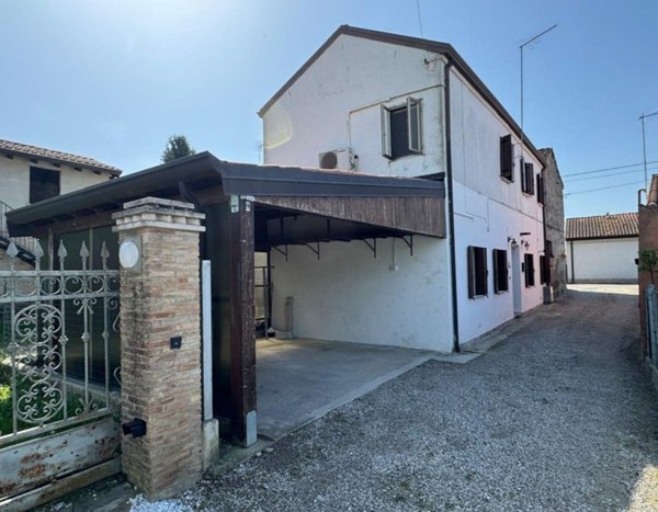 casa indipendente in vendita a Cavarzere