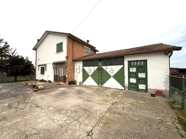 casa indipendente in vendita a Cavarzere in zona Grignella