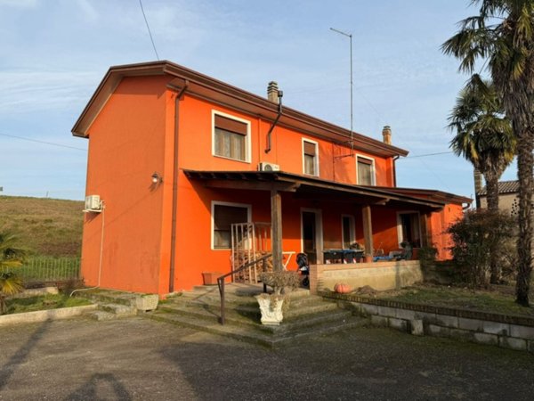 casa indipendente in vendita a Cavarzere