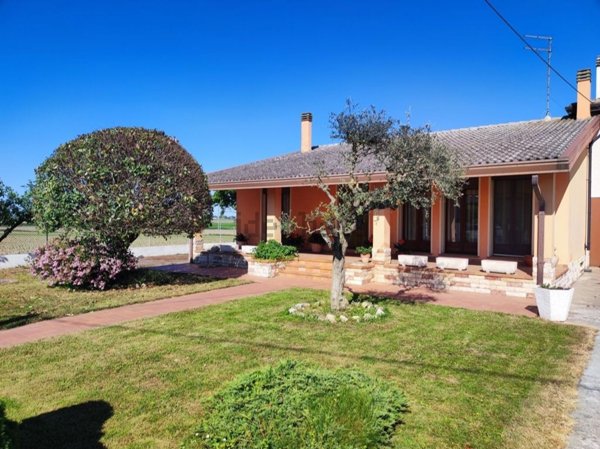 casa indipendente in vendita a Cavarzere