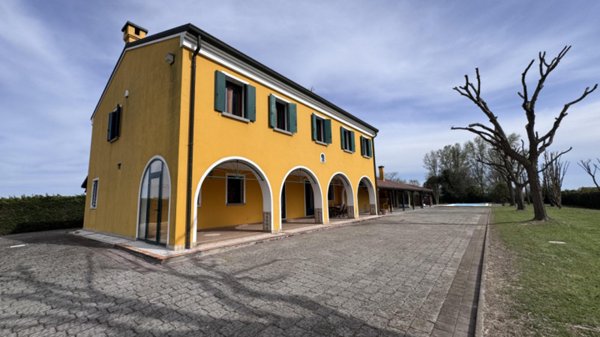 casa indipendente in vendita a Cavarzere