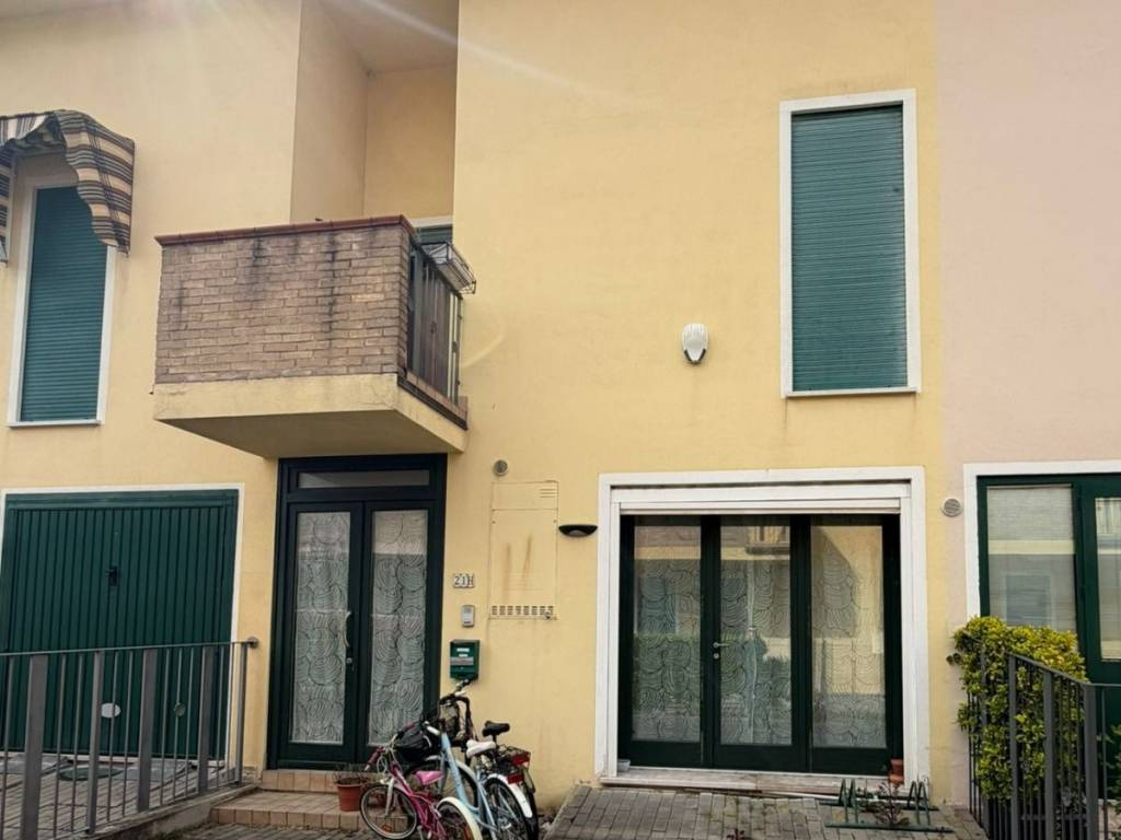 casa indipendente in vendita a Cavarzere
